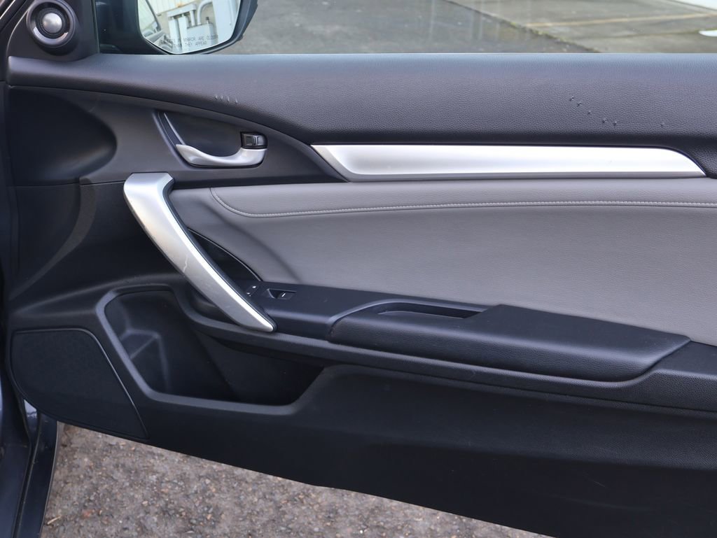Used 2018 Honda Civic EX-L image 31