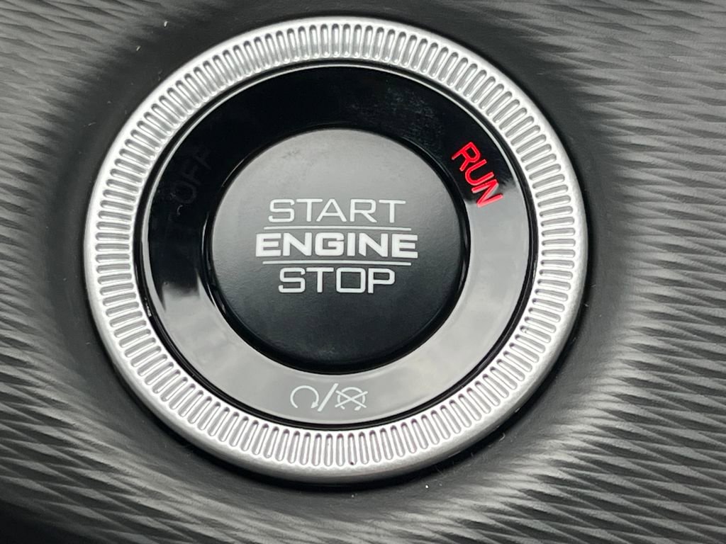 New 2025 Jeep Grand Cherokee 4WD image 4