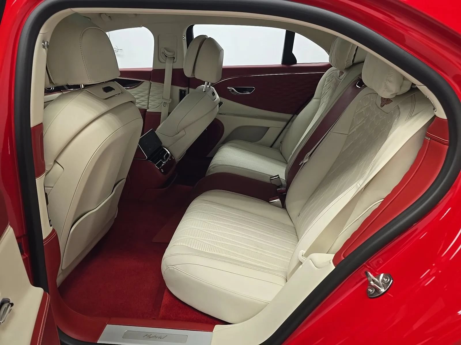 Used 2022 Bentley Flying Spur Plug-In Hybrid AWD/4WD image 9