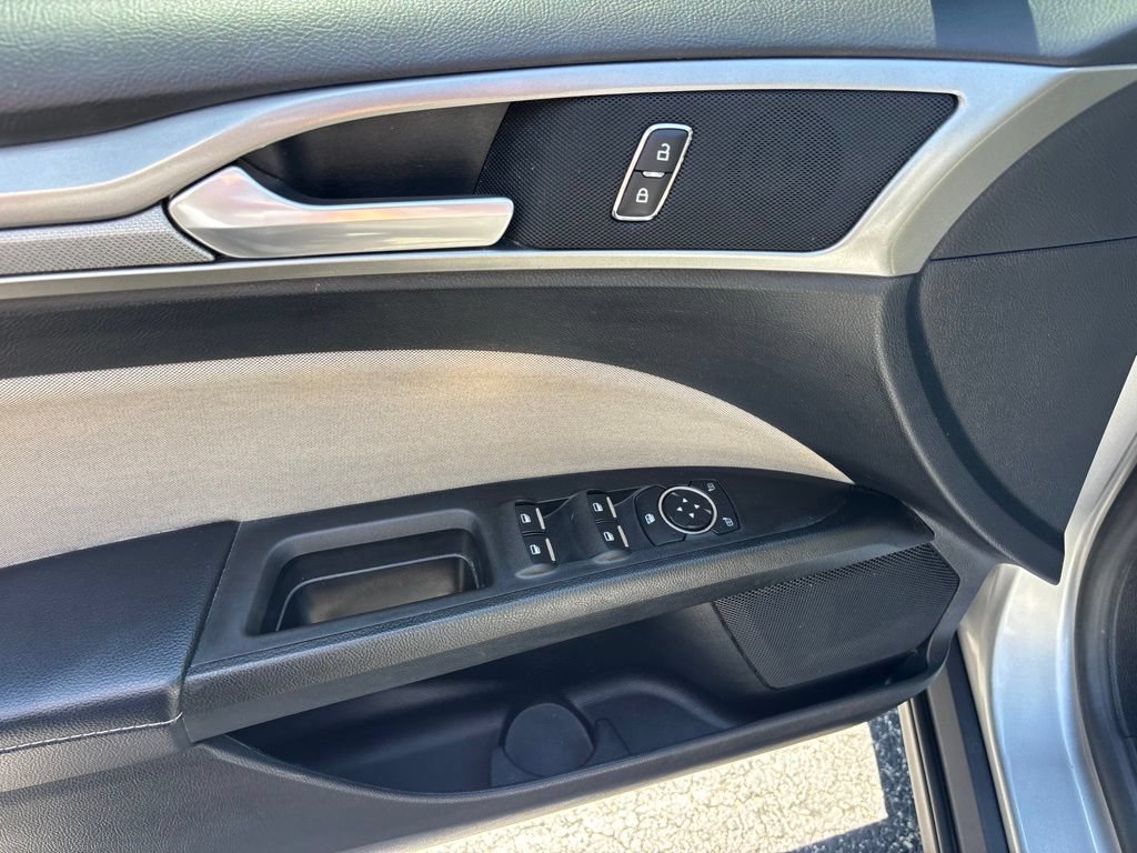 Used 2020 Ford Fusion S FWD image 14