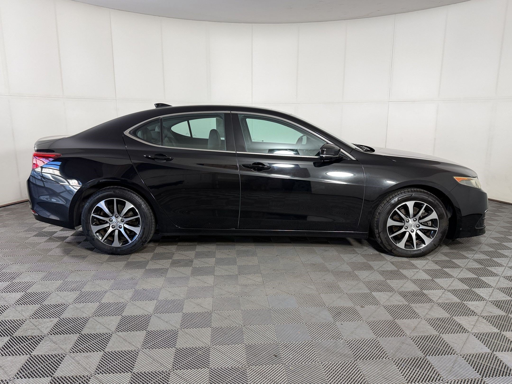 Used 2016 Acura TLX FWD image 8