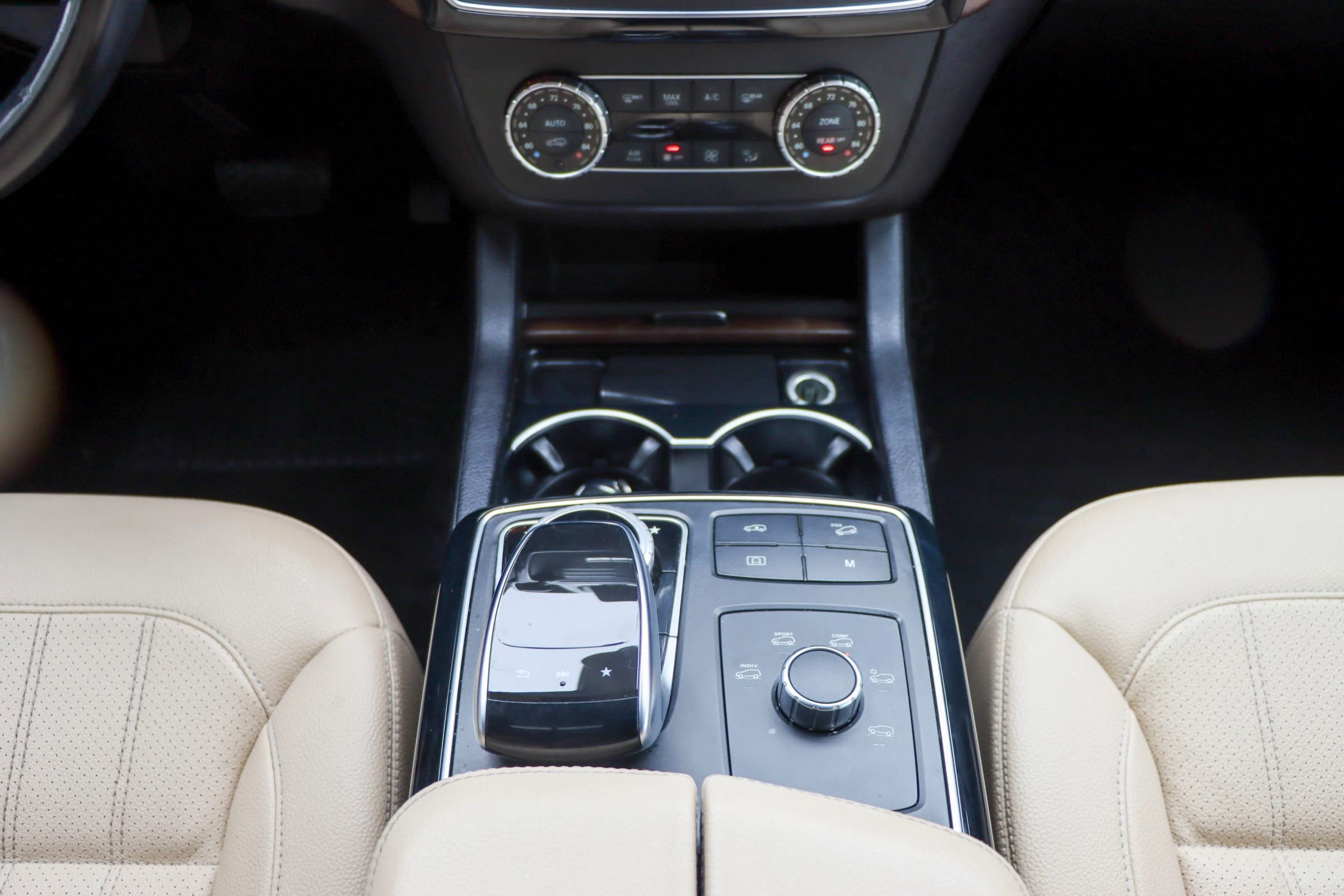 Used 2017 Mercedes-Benz GLS 450 4MATIC image 32