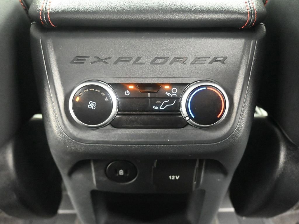 Used 2025 Ford Explorer ST-Line w/ ST-Line Street Pack image 34