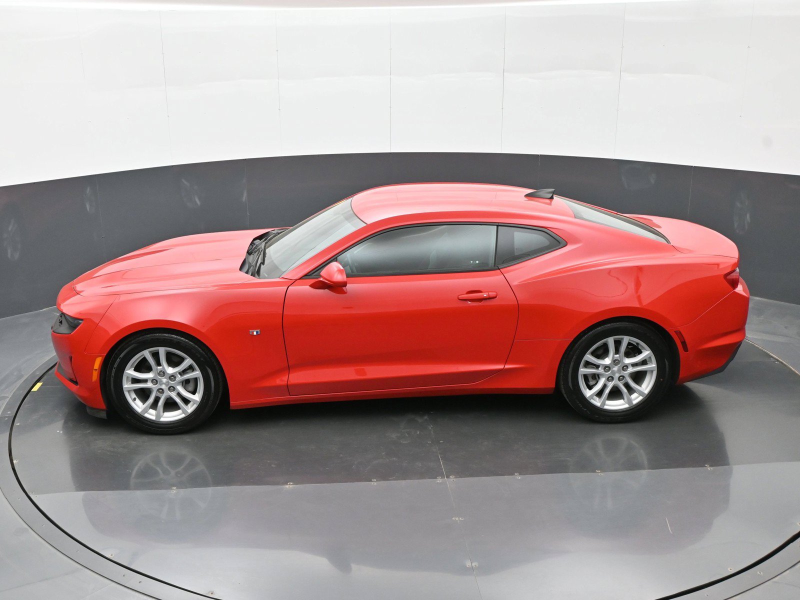 Used 2021 Chevrolet Camaro LS RWD image 31