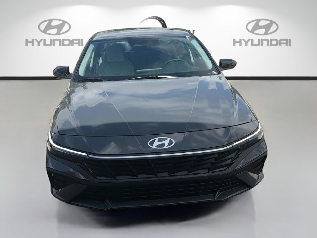 New 2026 Hyundai Elantra SEL Sport FWD image 2