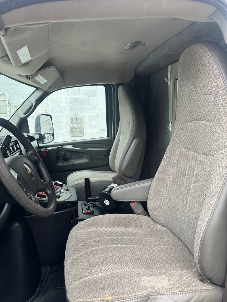 Used 2011 Chevrolet Express 4500 w/ Ambulance Package RWD image 11