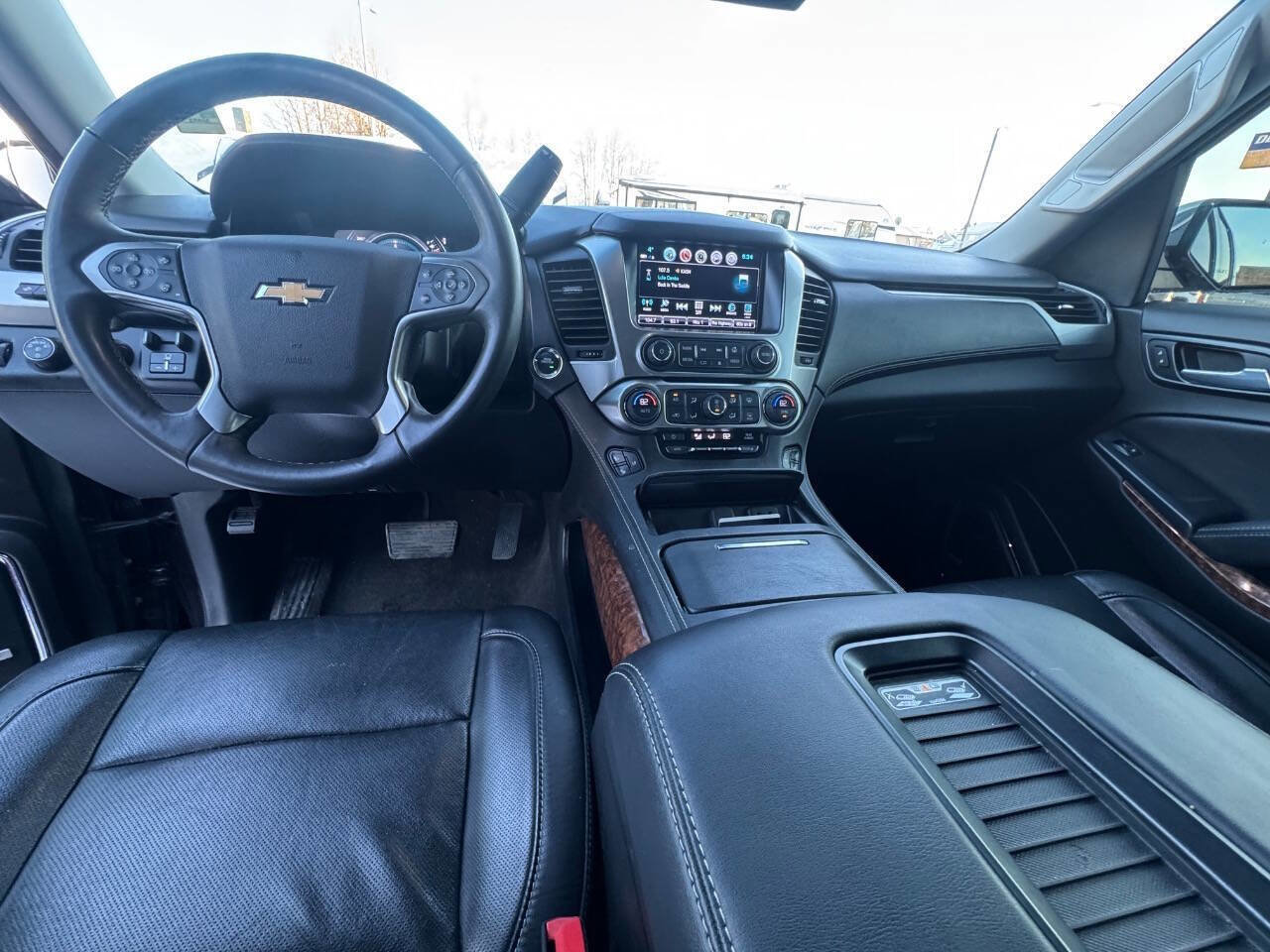 Used 2017 Chevrolet Suburban Premier image 9