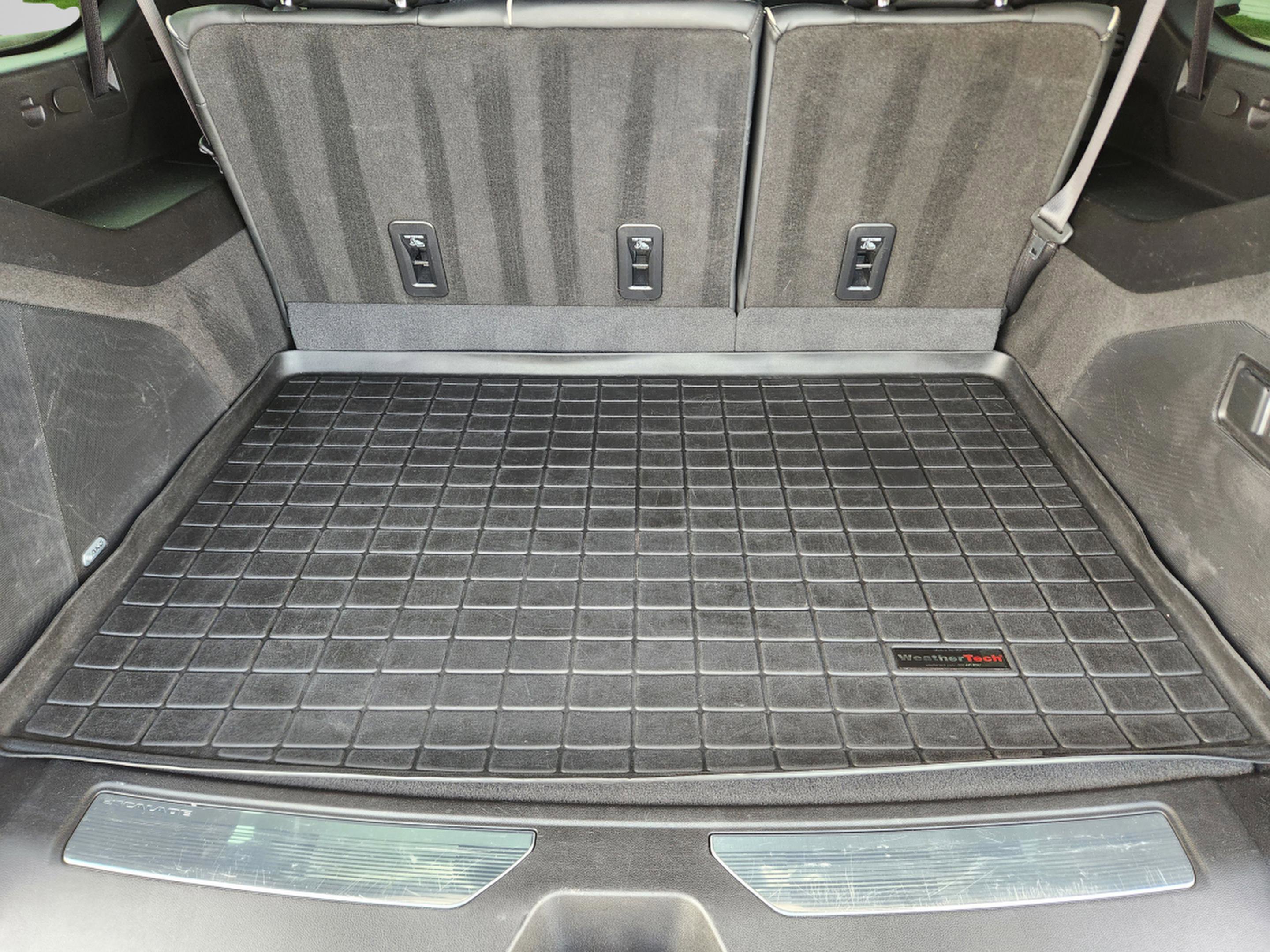 Used 2023 Cadillac Escalade ESV Sport w/ LPO, ONYX Package image 32