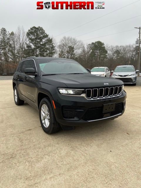 Used 2023 Jeep Grand Cherokee Laredo