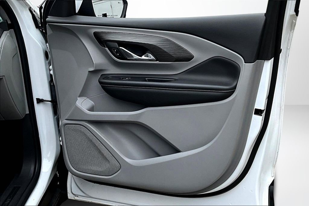 Used 2023 GMC Terrain SLE w/ Driver Convenience Package image 26