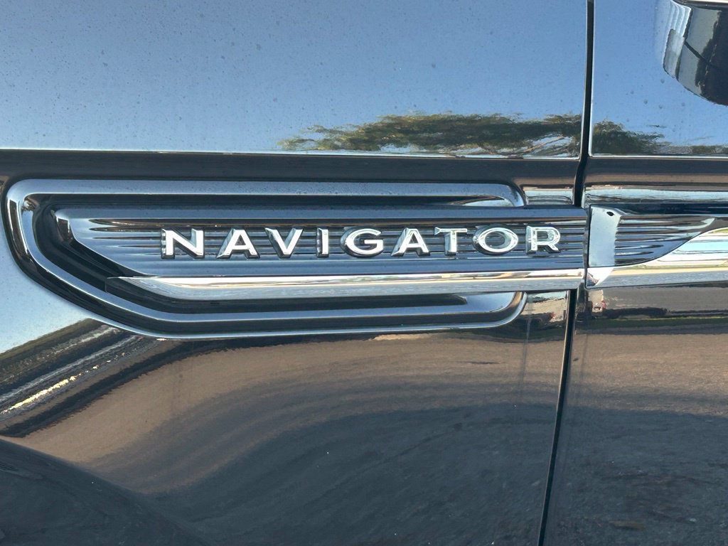 Used 2022 Lincoln Navigator L Black Label AWD/4WD image 18