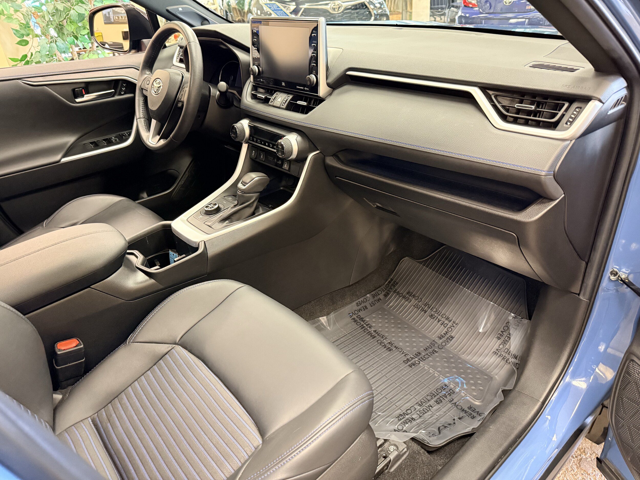 Used 2022 Toyota RAV4 XSE AWD/4WD image 25