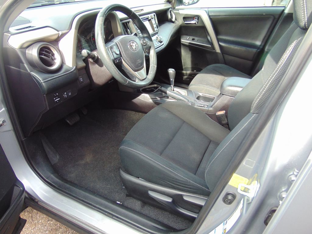 Used 2018 Toyota RAV4 XLE w/ Plus Extra Value Package image 2