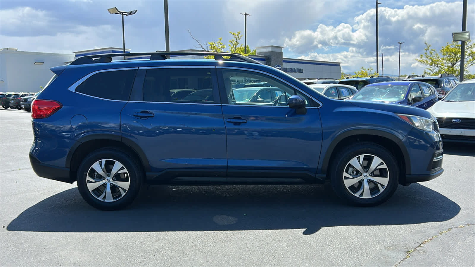 Certified 2022 Subaru Ascent Premium w/ Convenience Package AWD/4WD image 5
