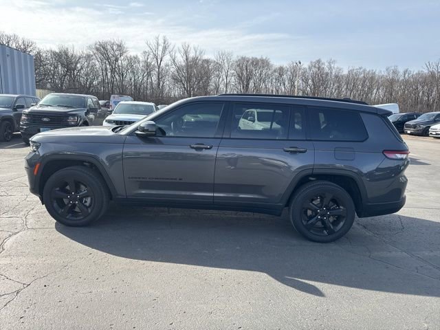 Used 2023 Jeep Grand Cherokee L Laredo image 5