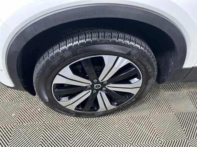 Used 2023 Volvo XC40 Recharge Plus w/ Protection Package Premier image 10