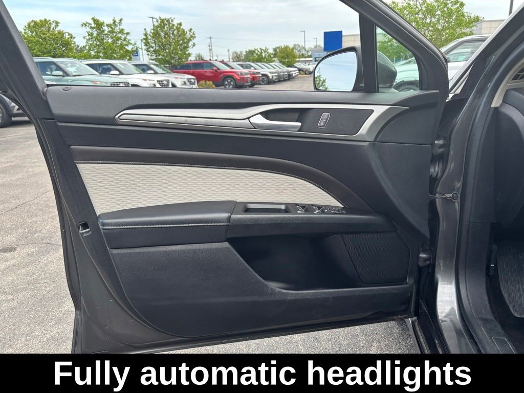Used 2019 Ford Fusion SE w/ Equipment Group 151A FWD image 20