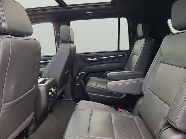 Used 2024 GMC Yukon XL Denali AWD/4WD image 9