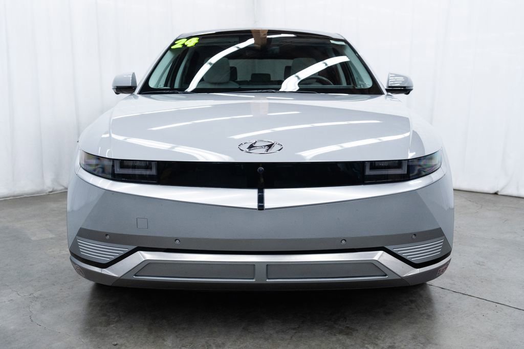 Used 2024 Hyundai Ioniq 5 Limited image 2