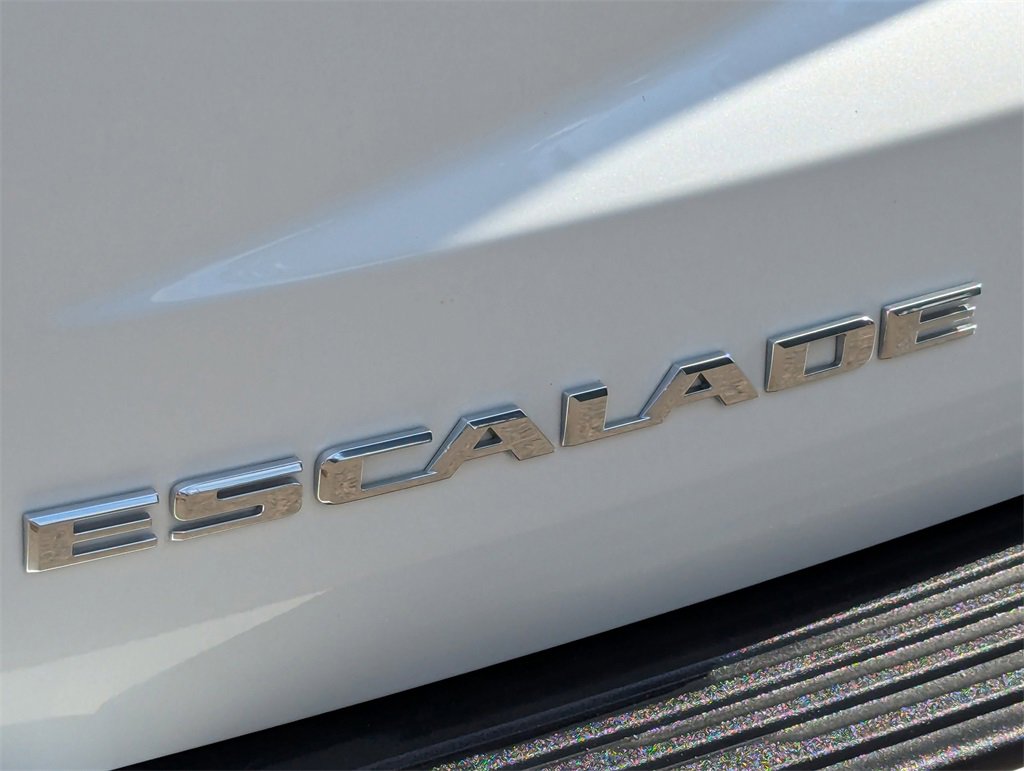 Used 2022 Cadillac Escalade Premium Luxury image 35