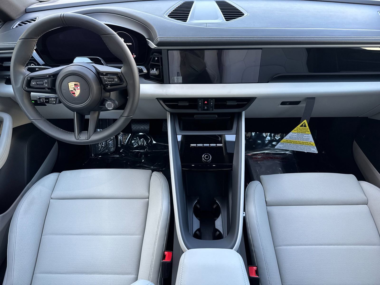 New 2026 Porsche Macan 4 Electric image 6