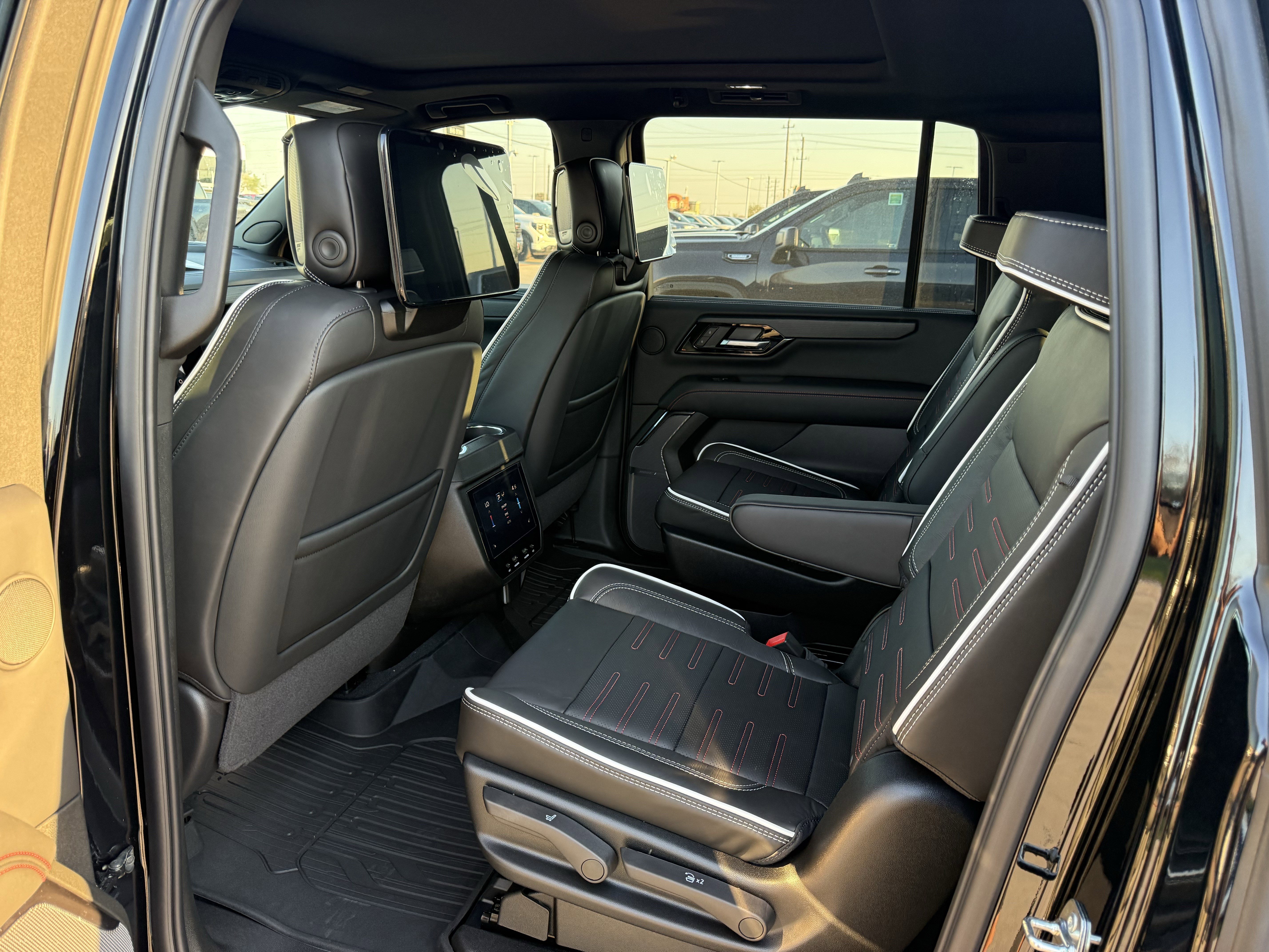 New 2026 GMC Yukon XL AT4 Ultimate w/ LPO, Floor Liner Package image 22