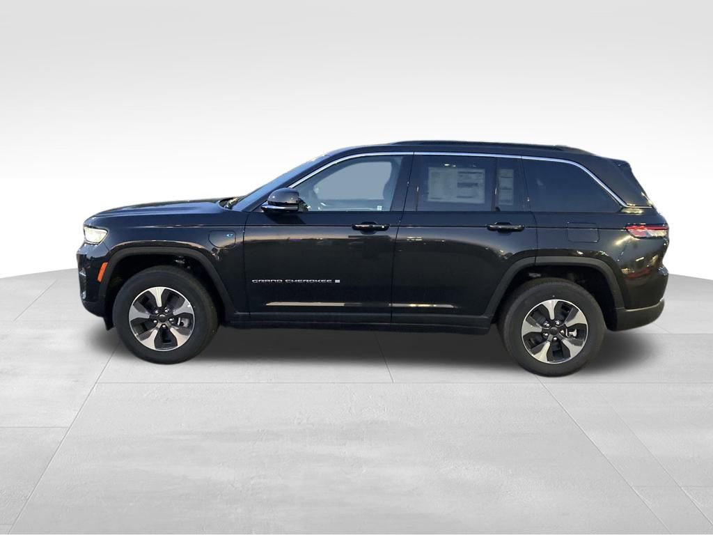 New 2024 Jeep Grand Cherokee Limited 4xe w/ Luxury Tech Group II image 2