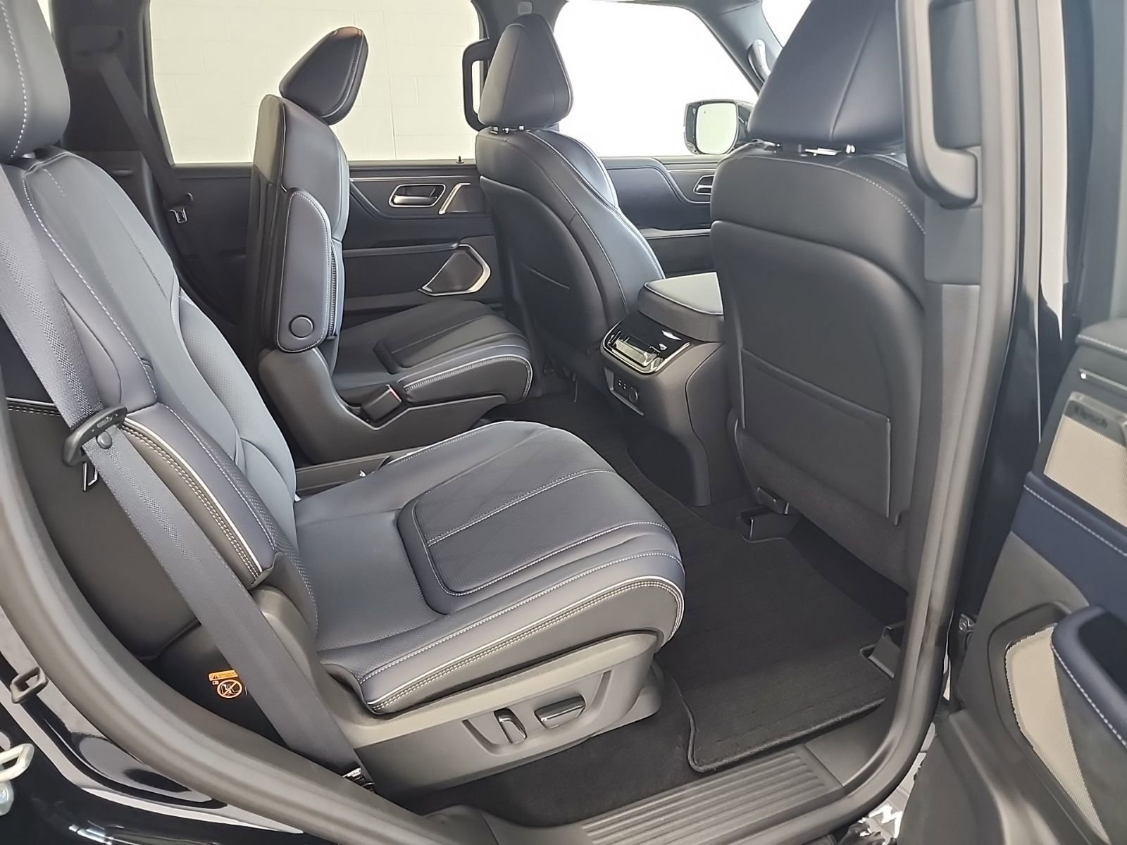 New 2026 INFINITI QX80 4WD image 13