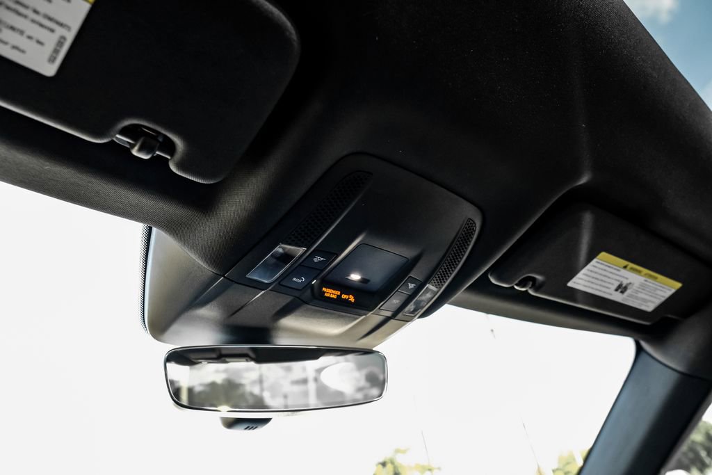 Used 2022 Porsche Taycan image 24