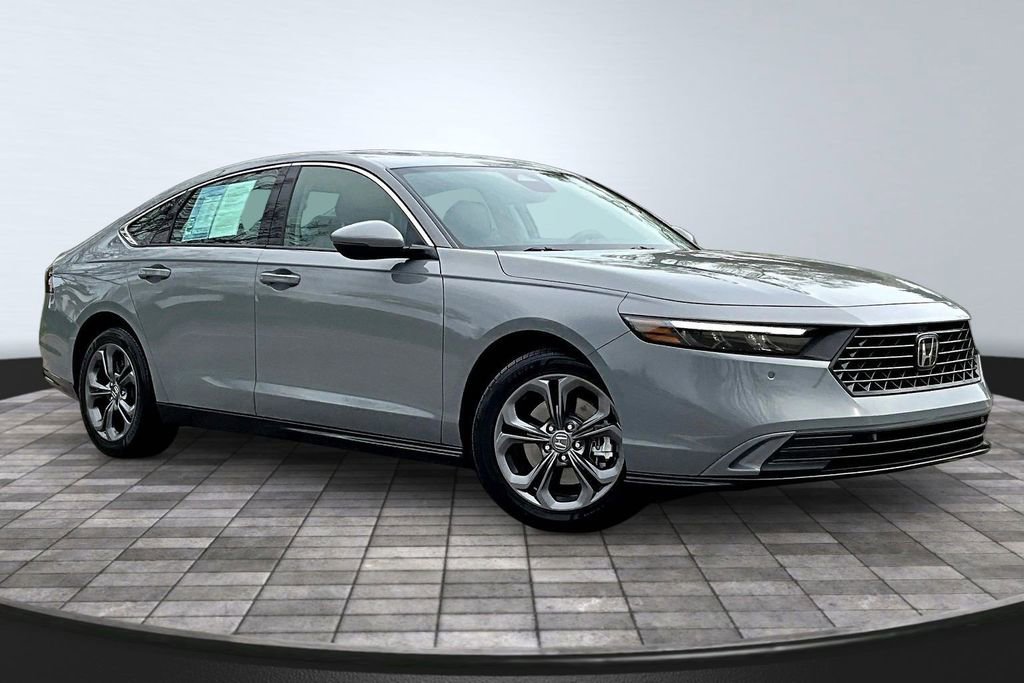 Used 2025 Honda Accord EX-L image 3