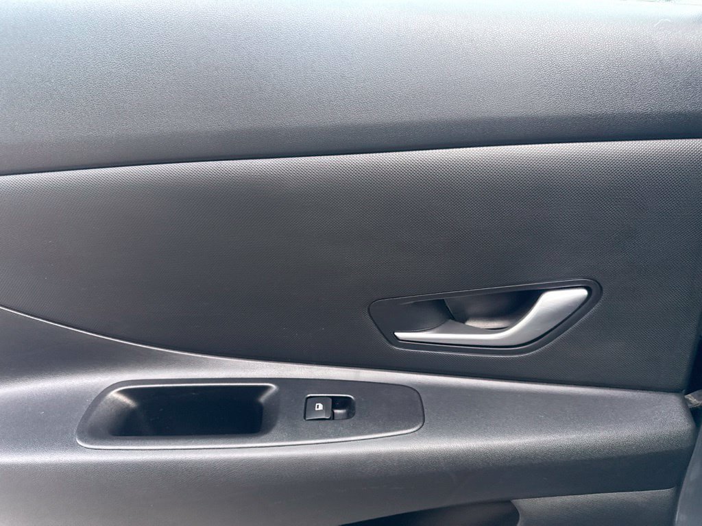 Used 2024 Hyundai Elantra SEL FWD image 19
