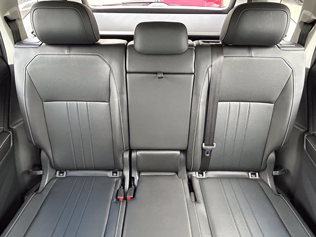 Certified 2023 Volkswagen Tiguan SE w/ Panoramic Sunroof Package FWD image 13