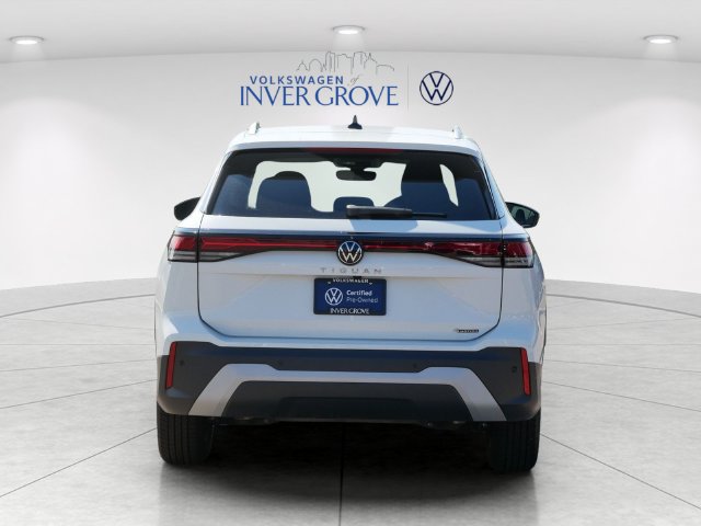 Used 2025 Volkswagen Tiguan S AWD/4WD image 6