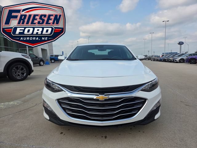 Used 2025 Chevrolet Malibu LT FWD image 2