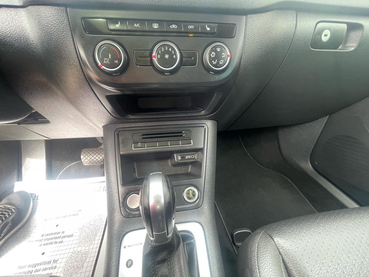 Used 2016 Volkswagen Tiguan SE image 14