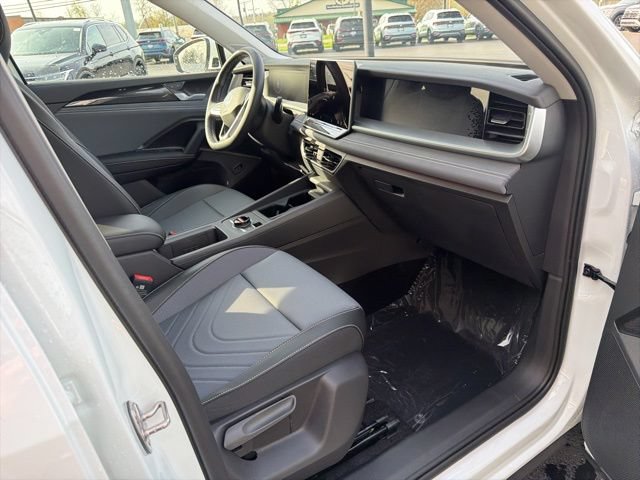 New 2026 Volkswagen Tiguan SE AWD/4WD image 35