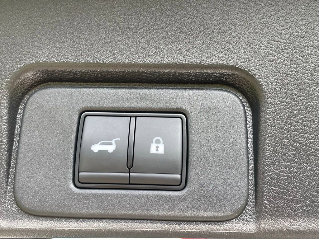 Used 2024 Nissan Rogue SL image 18