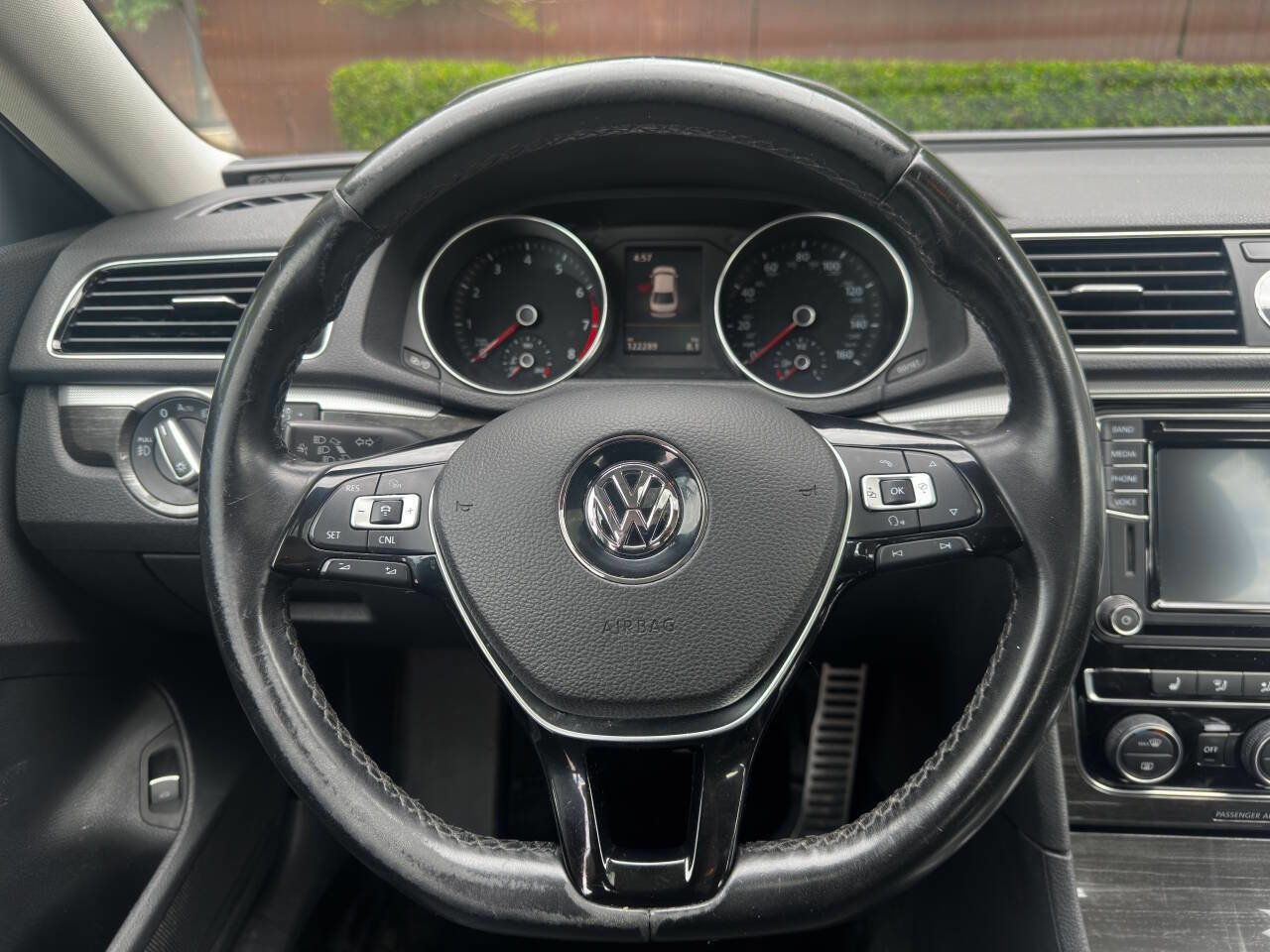 Used 2017 Volkswagen Passat 1.8T SEL Premium image 26