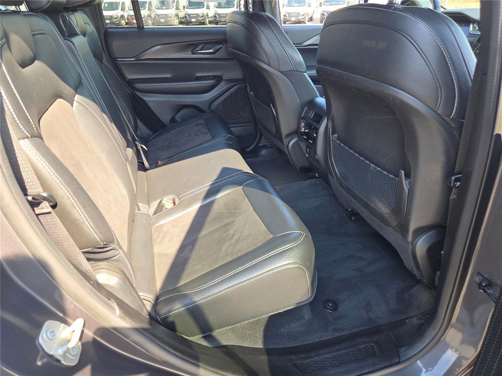 Certified 2024 Jeep Grand Cherokee Altitude image 12