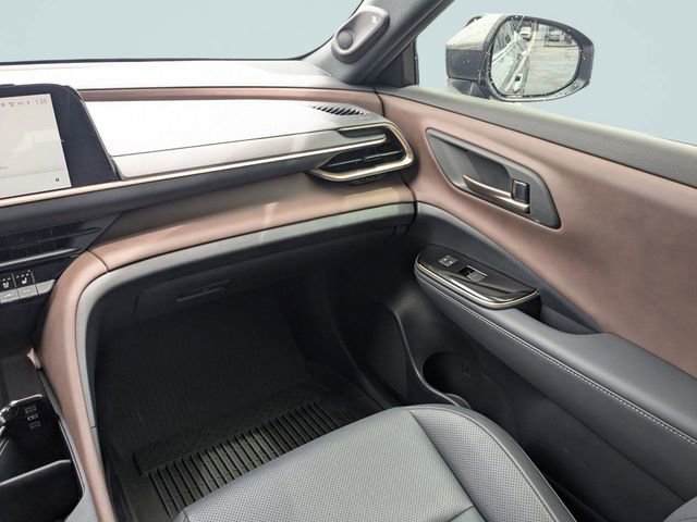 Used 2024 Toyota Crown Limited w/ Advanced Technology Package image 17