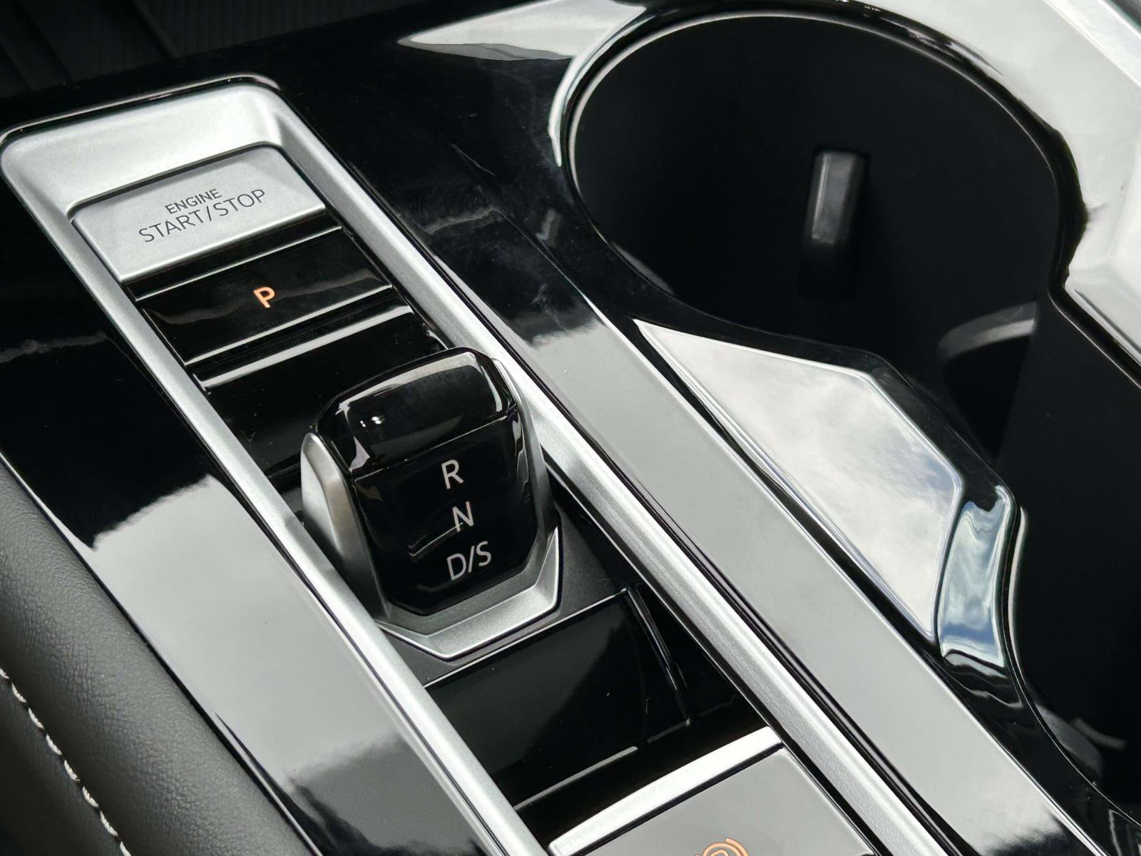 Used 2025 Volkswagen Atlas SEL image 29