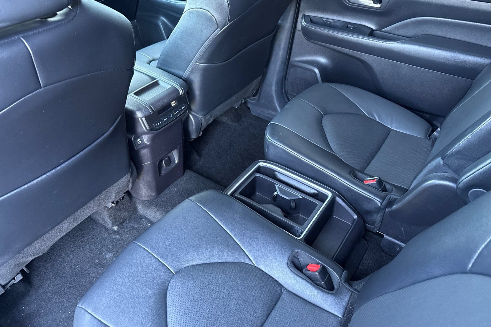 Used 2025 Toyota Grand Highlander AWD image 12