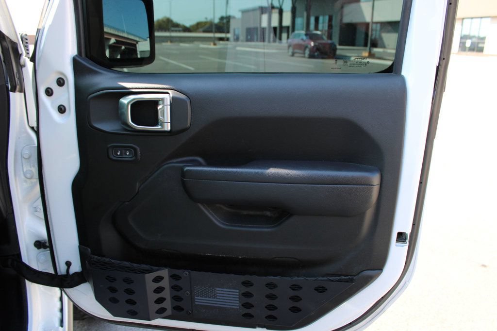 Used 2023 Jeep Gladiator Sport AWD/4WD image 19