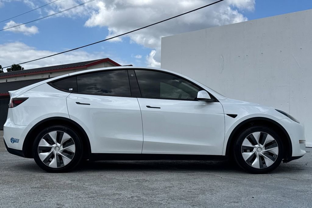 Used 2021 Tesla Model Y Long Range AWD/4WD image 2