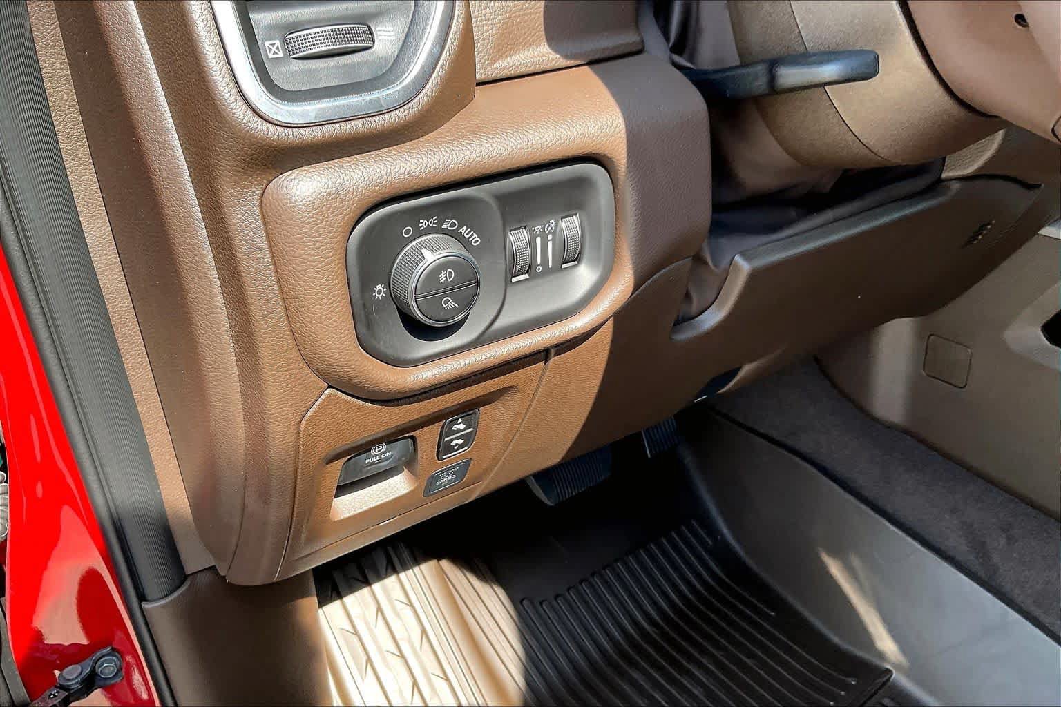 New 2027 RAM 1500 Laramie w/ Laramie Preferred Package AWD/4WD image 18