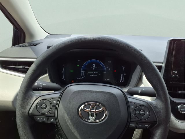 Used 2026 Toyota Corolla LE image 8