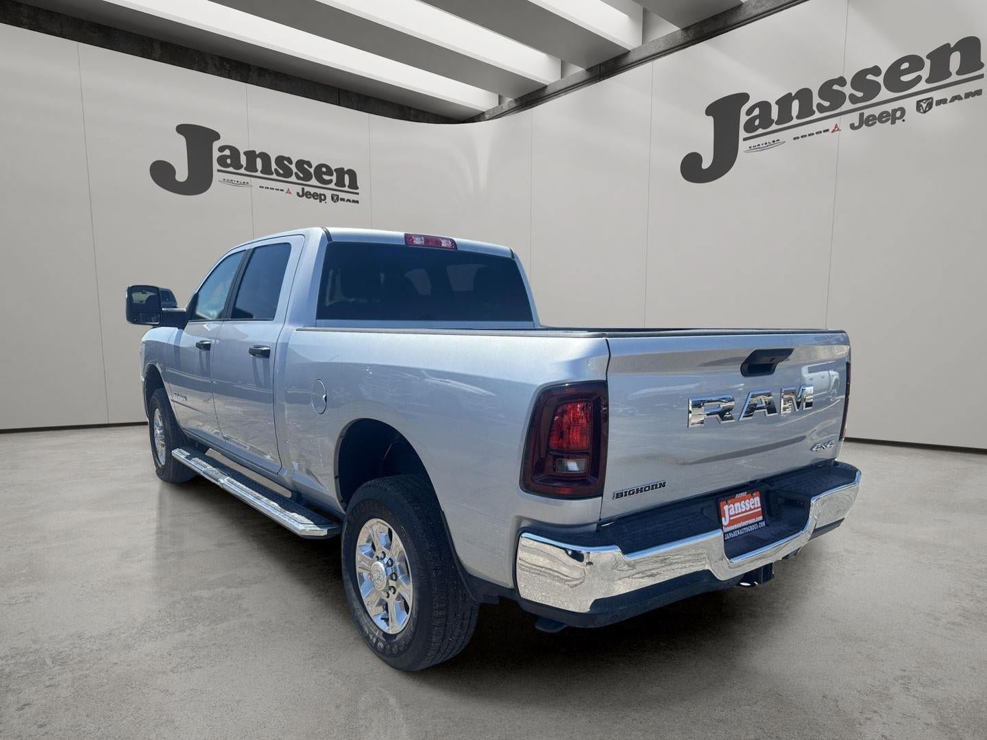 Used 2026 RAM 2500 Big Horn AWD/4WD image 2