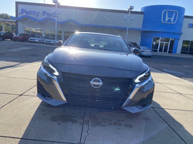 Used 2025 Nissan Altima 2.5 SV FWD image 3
