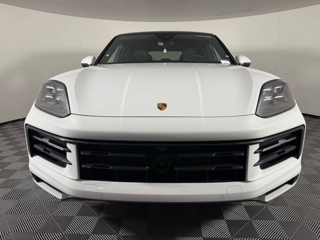 Certified 2025 Porsche Cayenne Coupe image 10