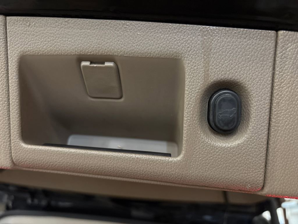 Used 2015 Chevrolet Tahoe LT AWD/4WD image 37